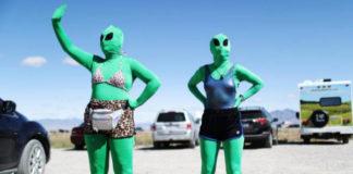 El asalto al Área 51 acaba en fracaso y con cinco detenidos, uno de ellos por orinar