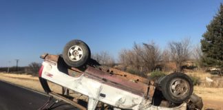 Tres muertos y dos lesionados en volcadura