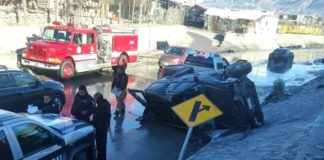 Vuelca y resulta ileso en el Viaducto Díaz Ordaz