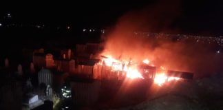Sofocan bomberos cinco incendios durante la madrugada