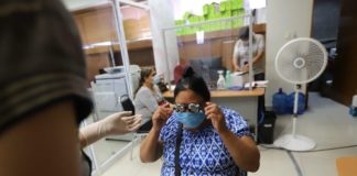 Reactivan programa Vamos Viendo; entregan casi 800 anteojos