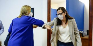 DESENTUERTOS: AHIJADA DE BARRIO SELLA PACTO CON LA MARU