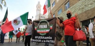 Video. “Fuera López” le grita FRENAAA a AMLO en Veracruz