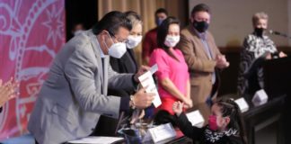 Entrega Alcalde becas a 2 mil 667 estudiantes