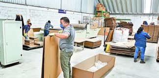 Ofrecen a Ssa ataúdes de cartón; escasea madera y acero