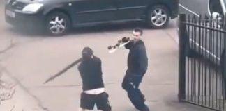 Video: Patineta Vs paraguas; ¿quién ganará?