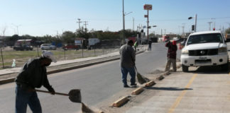 Implementan operativo de limpieza en bulevar Zaragoza