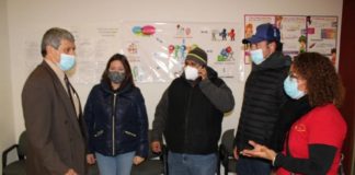 Protestan maestros en Pueblito Mexicano por salarios retenidos