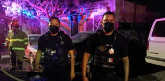 Rescatan a adulta mayor de casa en llamas