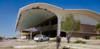 DESENTUERTOS: OTRA VEZ A LA CONGELADORA EL CENTRO DE CONVENCIONES