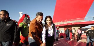 Celebran con los juarenses el alcalde y su esposa Rubí el Día de Reyes Magos