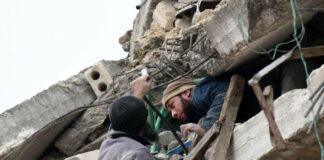 Otro sismo sacude Turquía; hay más de mil 500 muertos