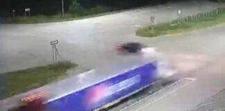 Video: Auto se incendia tras choque en Minnesota