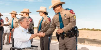 Biden se lanza contra decreto de Abbott que criminaliza a migrantes