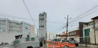 Hallan arsenal en edificio de fraccionamiento; aseguran más de 200 armas largas