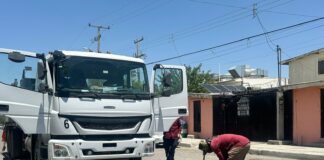 Tapó obras públicas 122 baches en calles de la colonia La Cuesta
