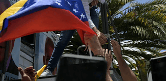 Miles de manifestantes se concentran en Venezuela contra Maduro