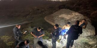 Treparon al cerro de la Biblia y no pudieron bajar; los rescatan