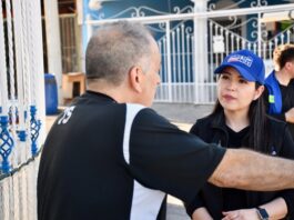 Nancy “La China” Frías recorre casa por casa las colonias Rodolfo Fierro y Real Carolinas para escuchar a las familias y trabajar por colonias dignas