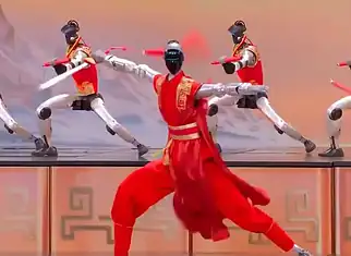 Robots humanoides brillan y sorprenden en la gala del Año Nuevo Lunar en China